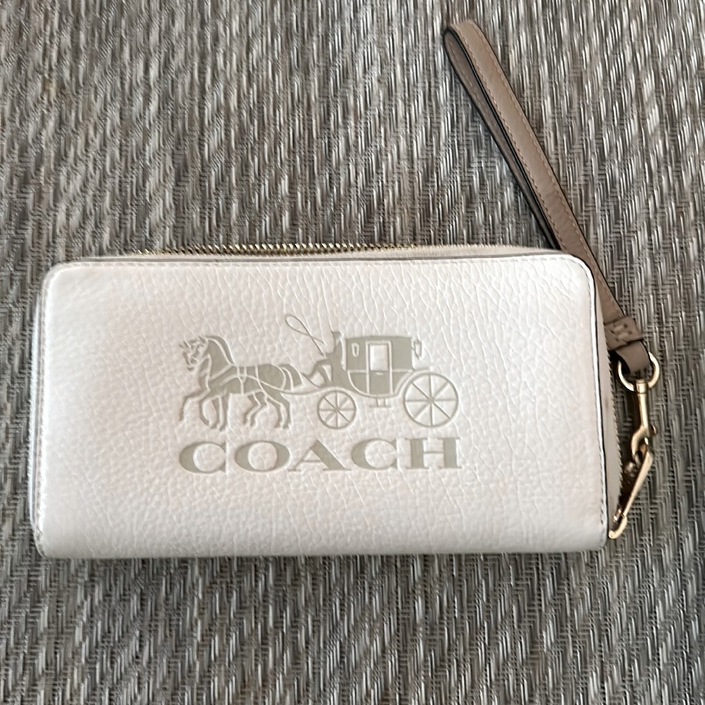 Coach zippy wallet/wristlet with horse and carriage